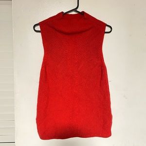 Semi long sweater vest